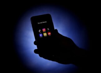 Indonesia memberlakukan larangan media sosial bagi anak-anak di bawah 16 tahun untuk meningkatkan keamanan online